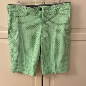 Walter Hagen Light Green Men's Shorts with Dots
